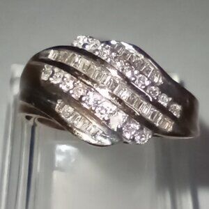 10Kt Yellow Gold One-Third-Carat Diamond 5-Row Wave Ring